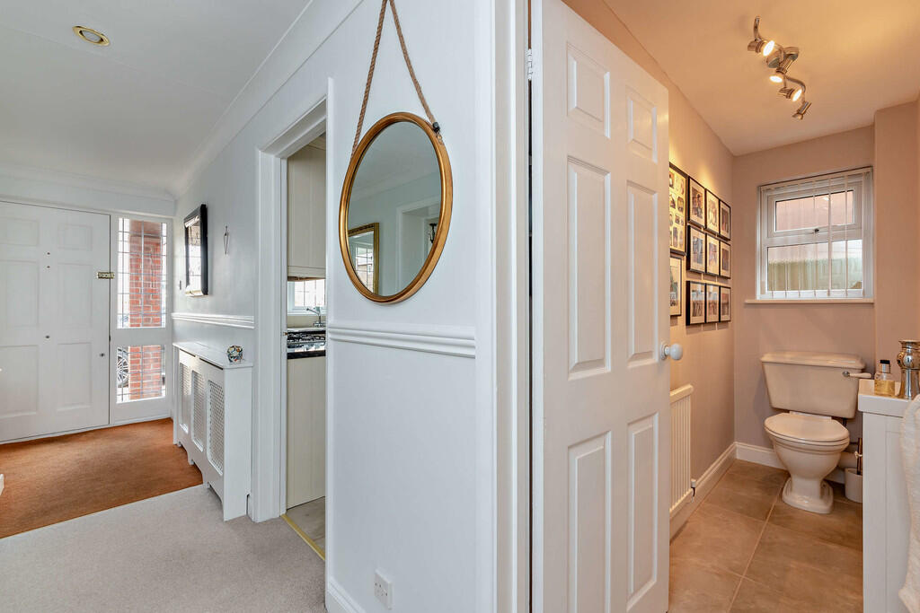 8639764-interior1...