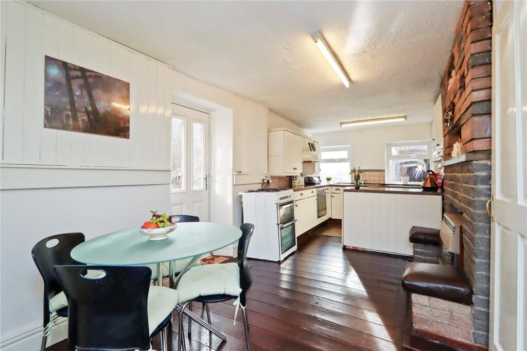 Kitchen/Breakfast
