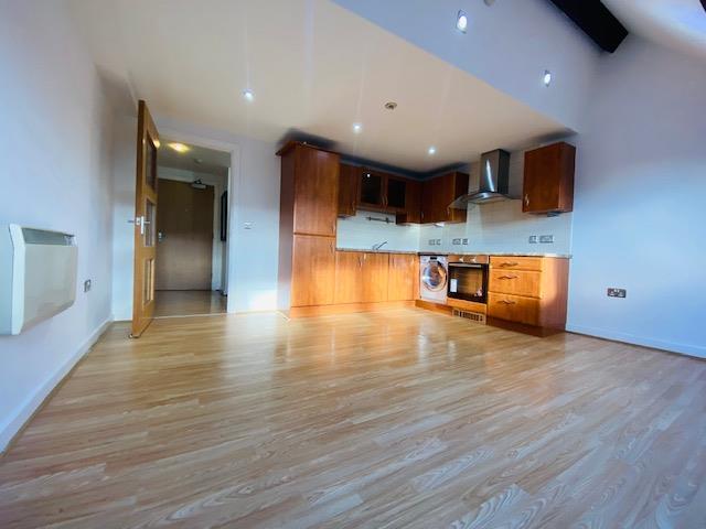 OPEN PLAN LOUNGE/KITCHEN