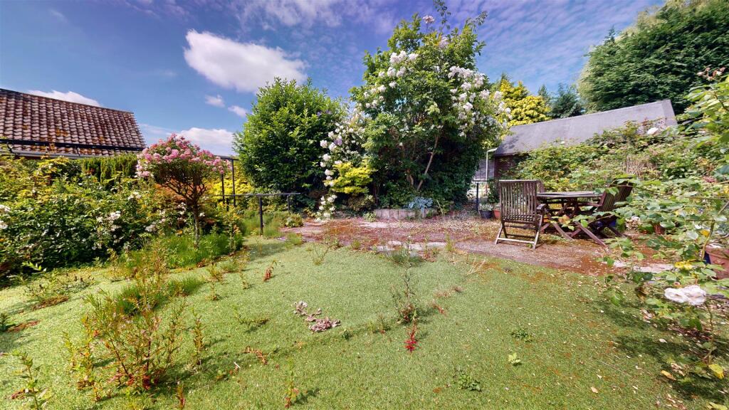 Hilltop Road Back Garden