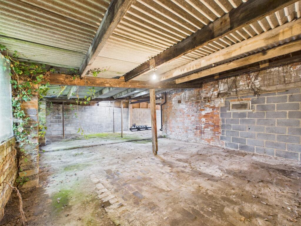 Garage-Main Section