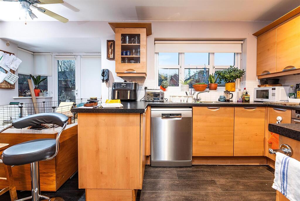 16 Lantern Lane, East Leake (12 of 30).jpg