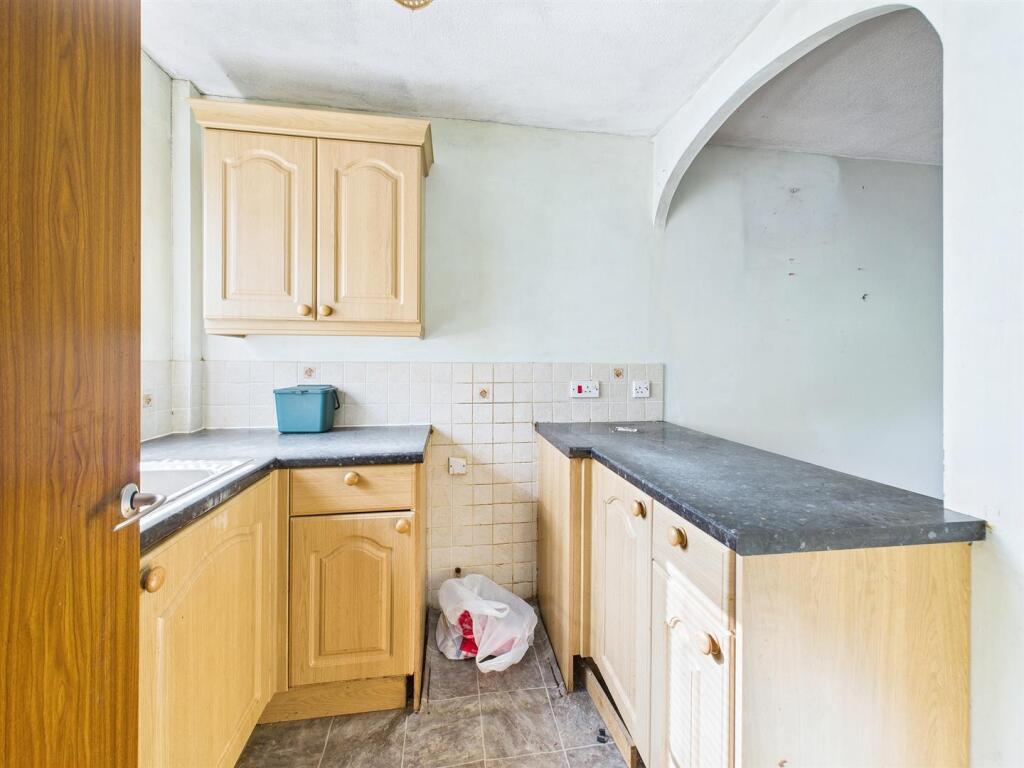 4 - 1 bedroom mid terrace.jpg