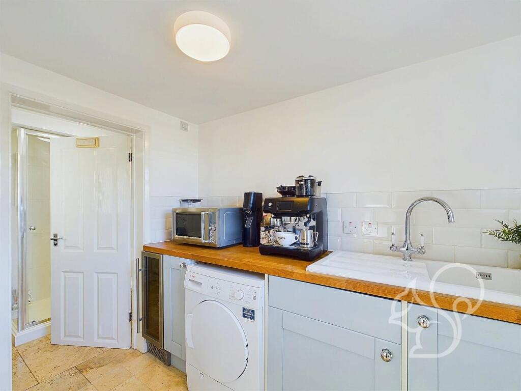 CAM01659G0-PR0312-STILL013.jpg