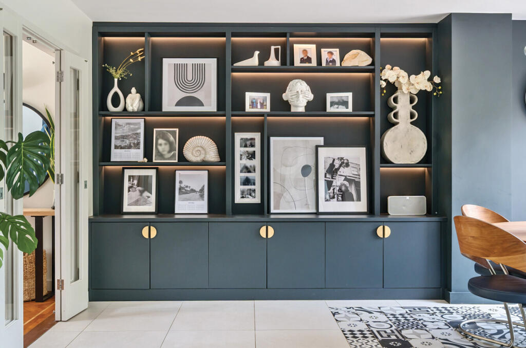 1310935-17-685c44...