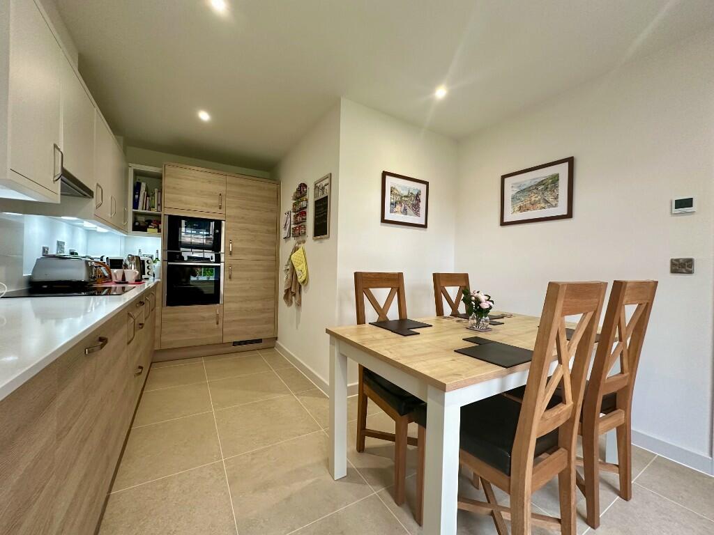 Kitchen/ Dining room