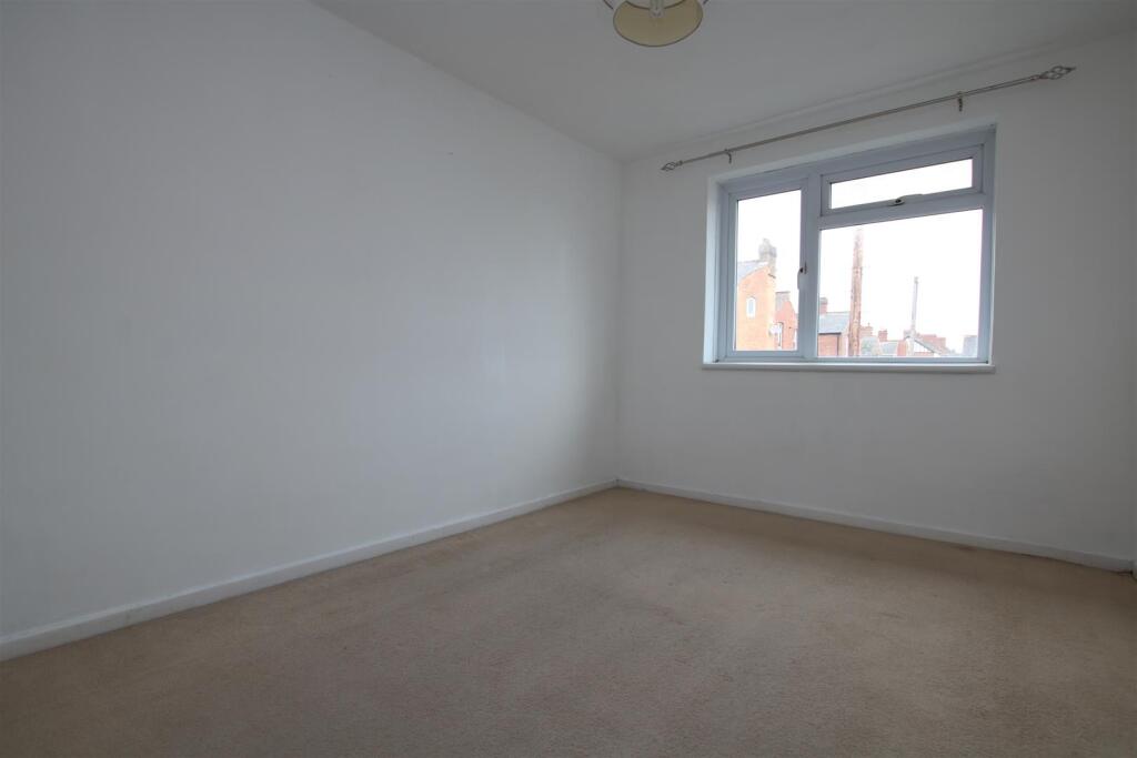 Bedroom 1.JPG