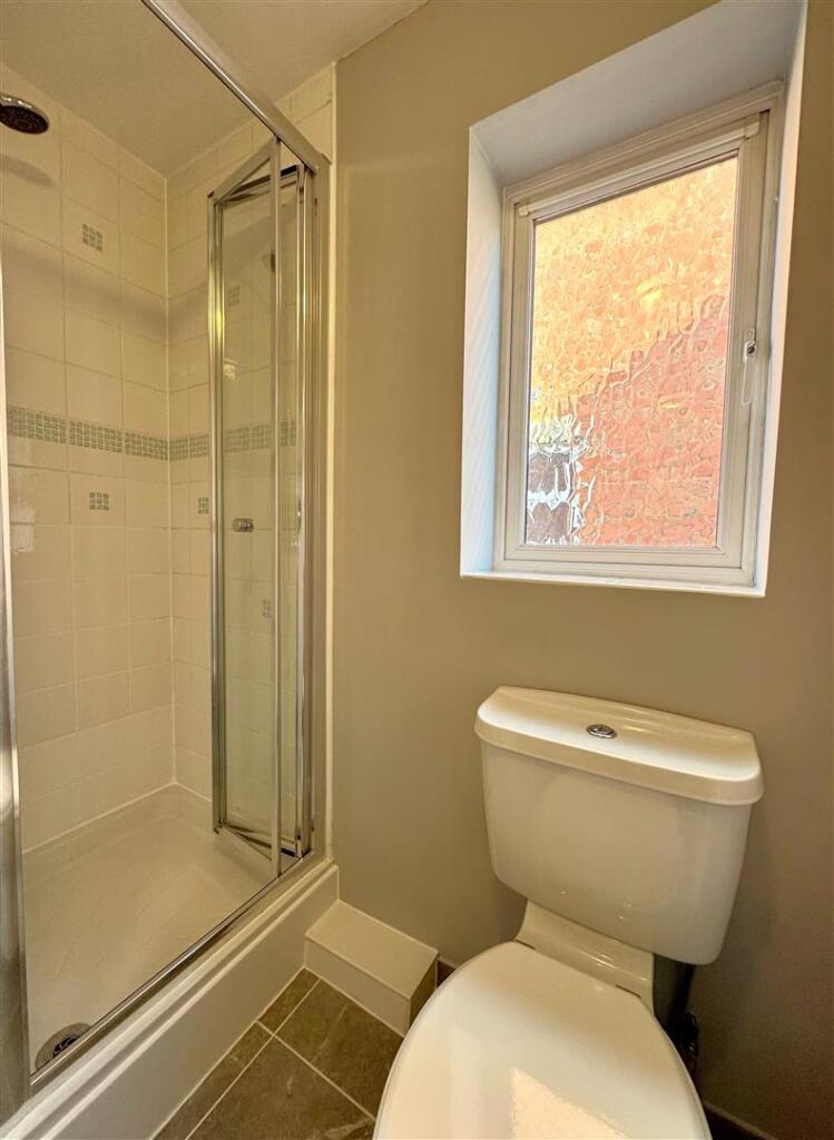 en-suite 2.jpg