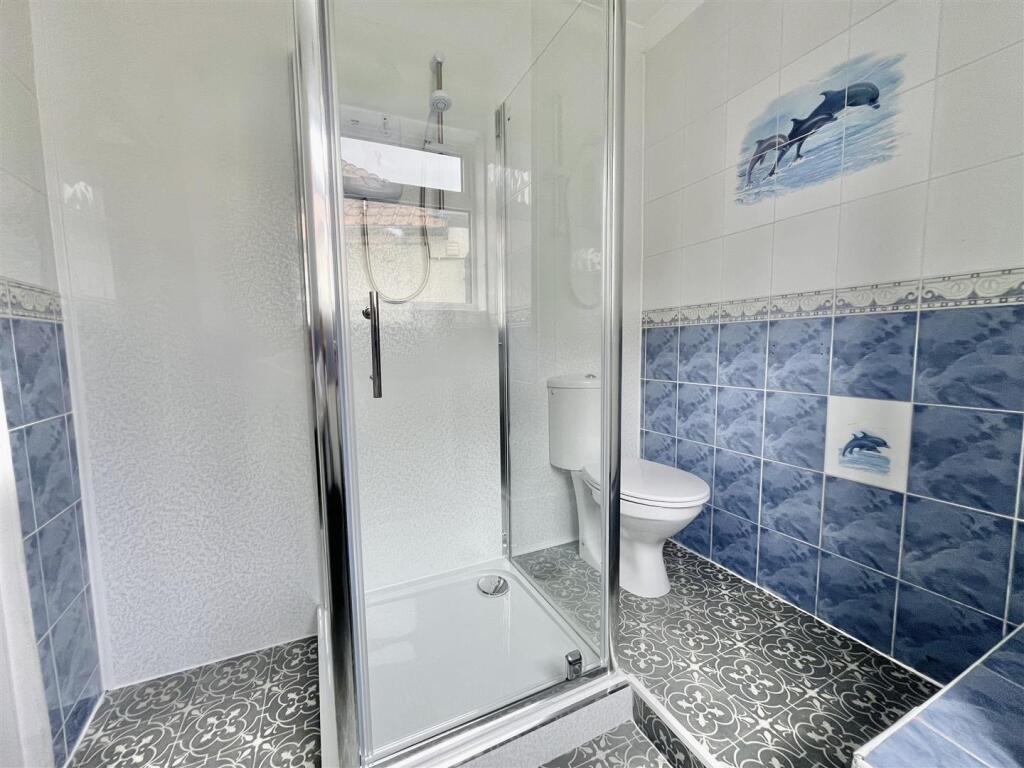 GROUND FLOOR SHOWER ROOM