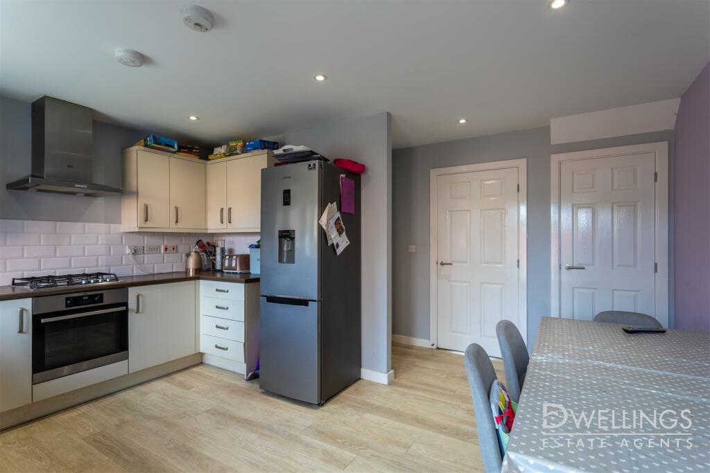 HAZELWELL AVENUE - KITCHEN/DINER