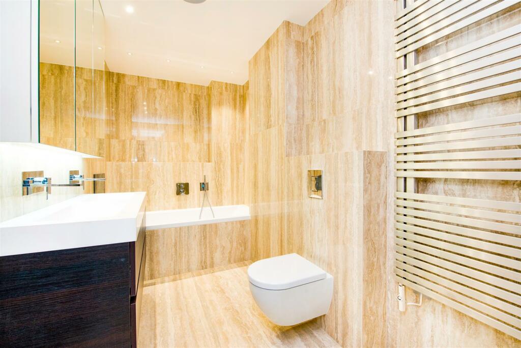 Master en-suite