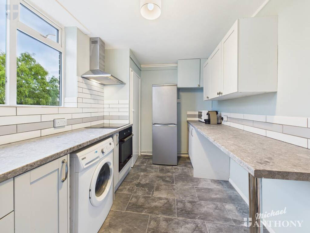 CAM03852G0-PR0456-STILL013-thumbnail-h750-70