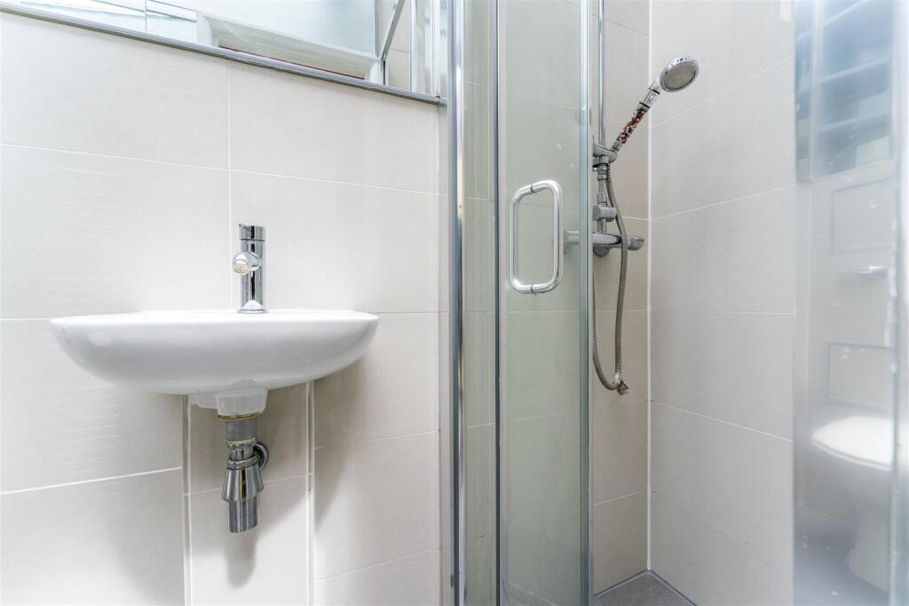 10 George Ground floor shower.jpg