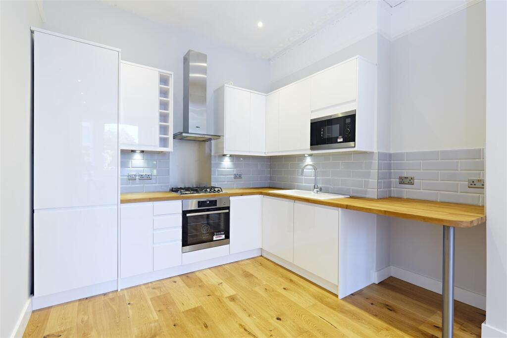 Lettings Brook Green Aynhoe Road  - Kitchen.jpg