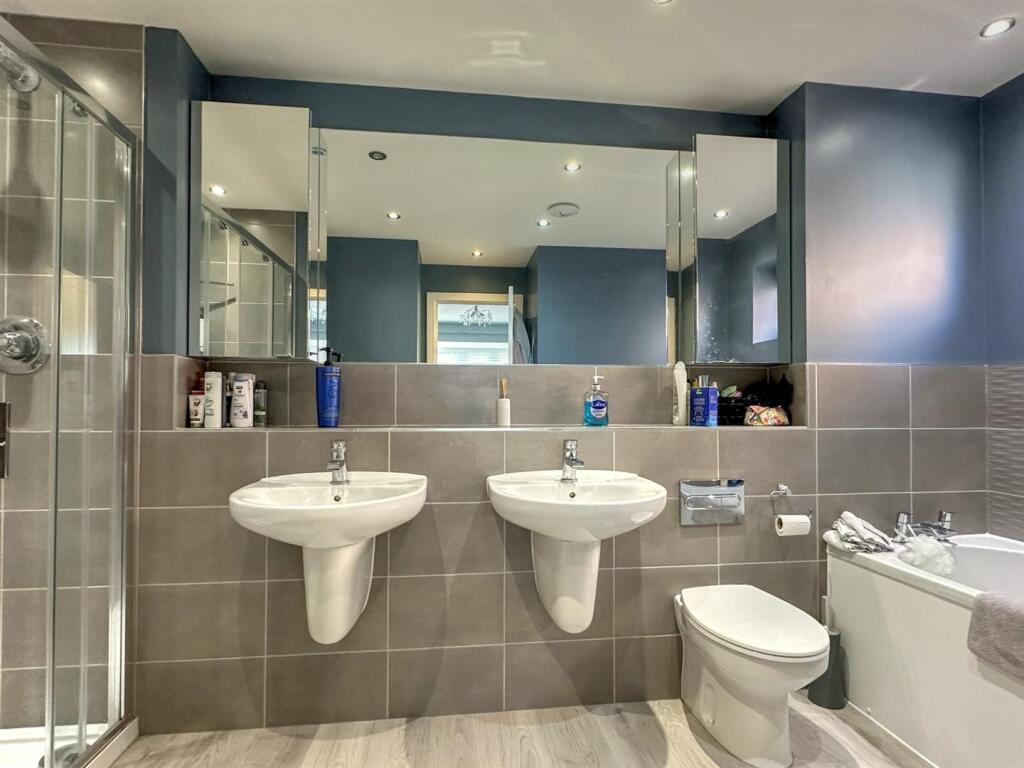 ENSUITE
