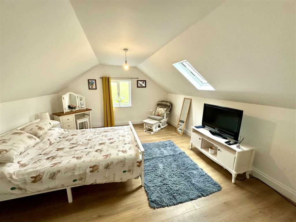 LOFT BEDROOM
