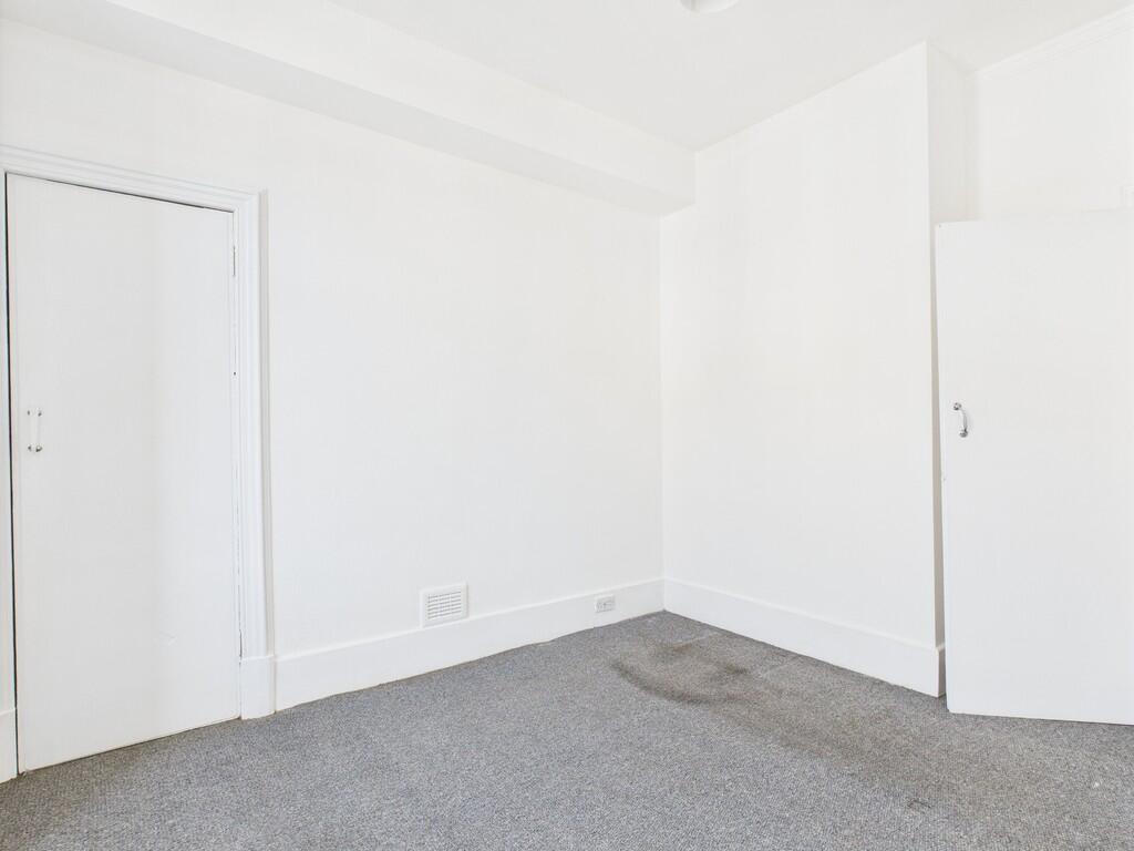 CAM05526G0-PR0016...