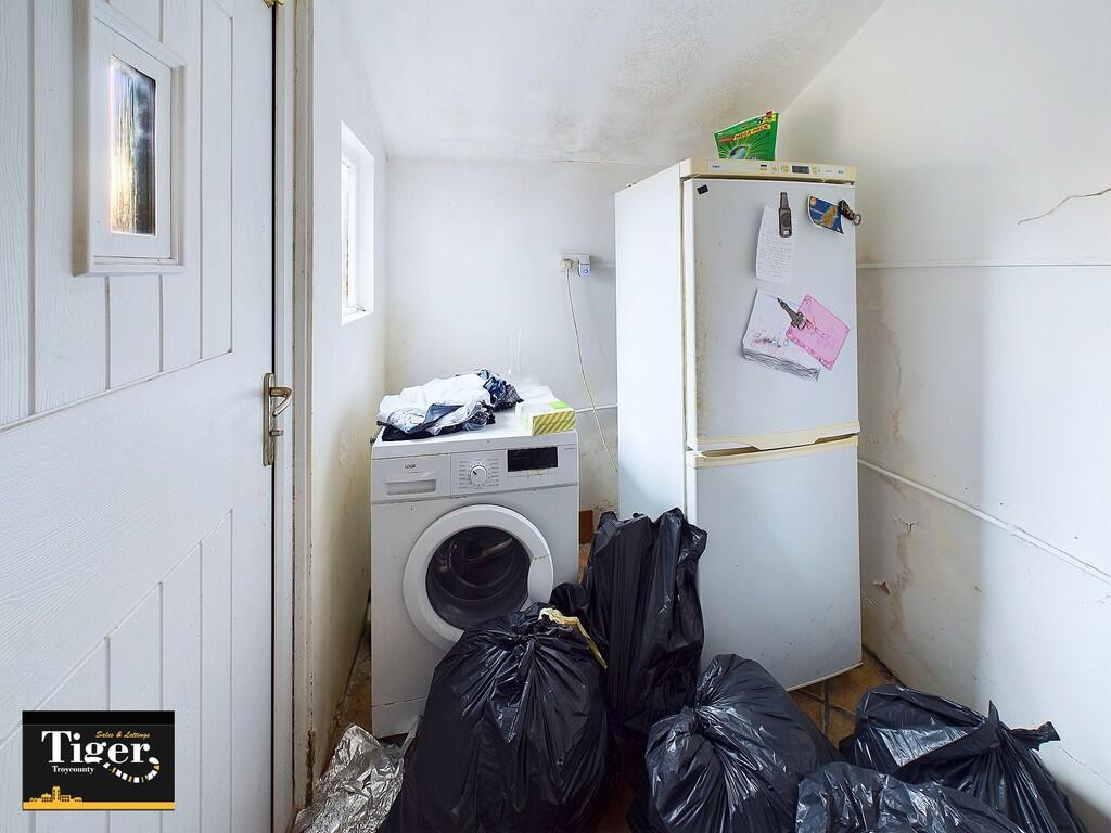 CAM02176G0-PR0458...