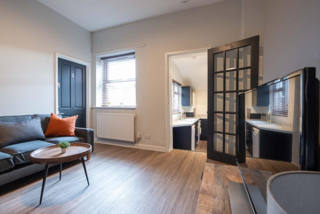 120DR - Living Area