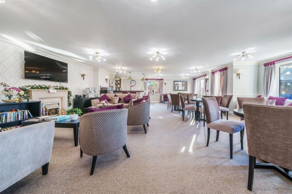 Owners Lounge.jpg