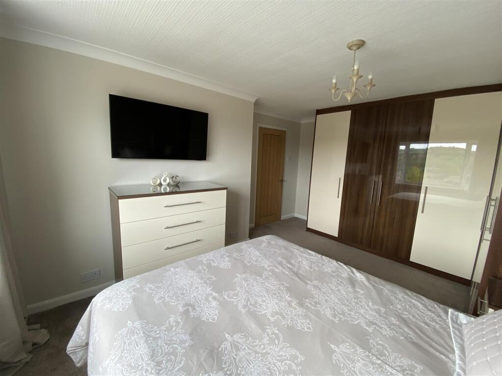 Bedroom no.1 front double: