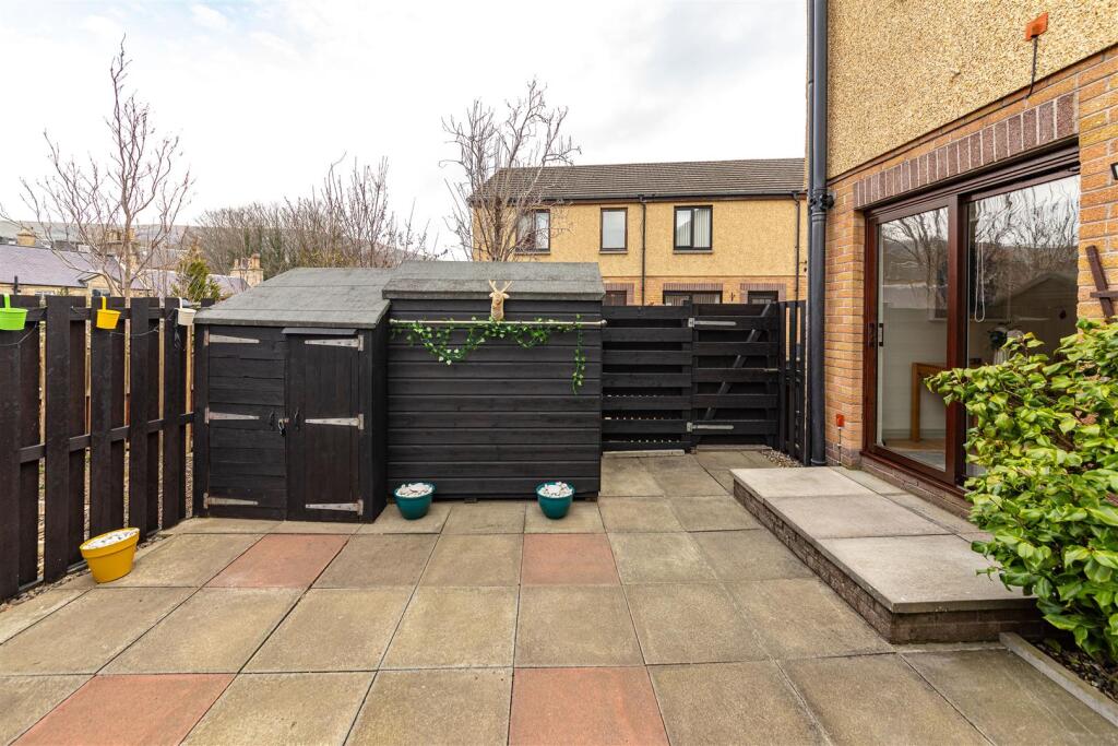 18 Rose Bank Place Galashiels 36.JPG