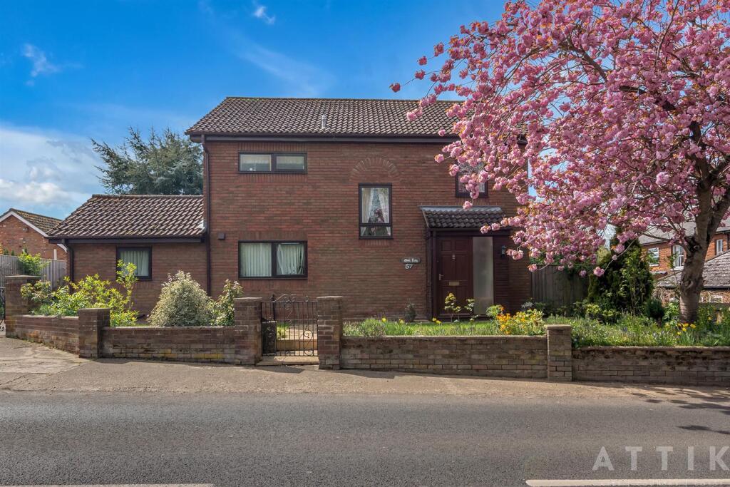 57 Holton Road Halesworth IP19 8HQ (2).jpg