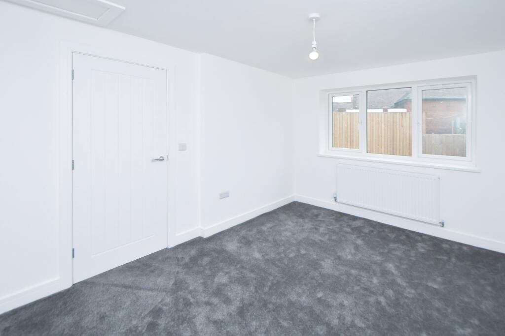 Bedroom 2 (2)