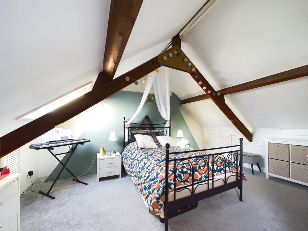 CAM02195G0-PR0059-STILL035