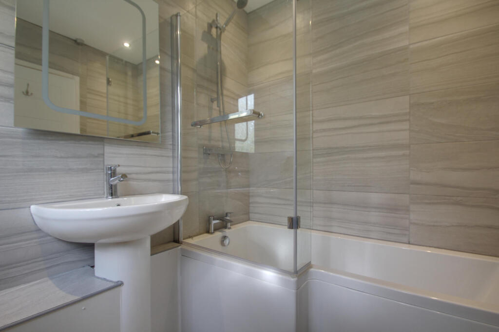 Bath/shower/WC