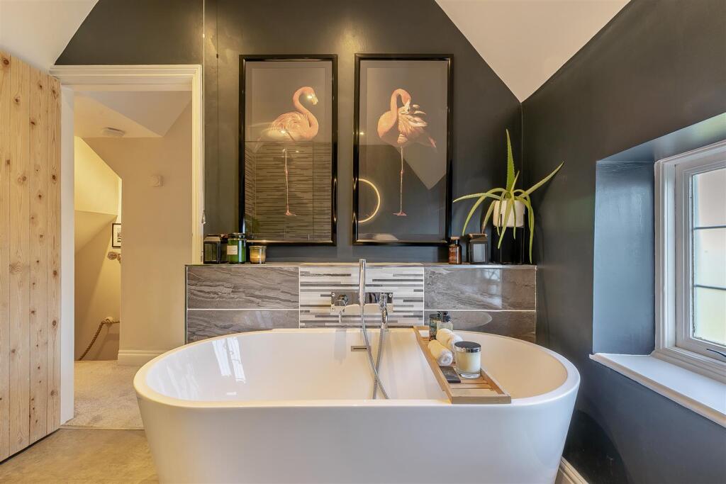 8632704-interior17.jpg