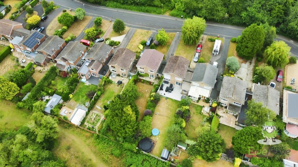 EweMove Estate Agents Basingstoke - Coniston Road 