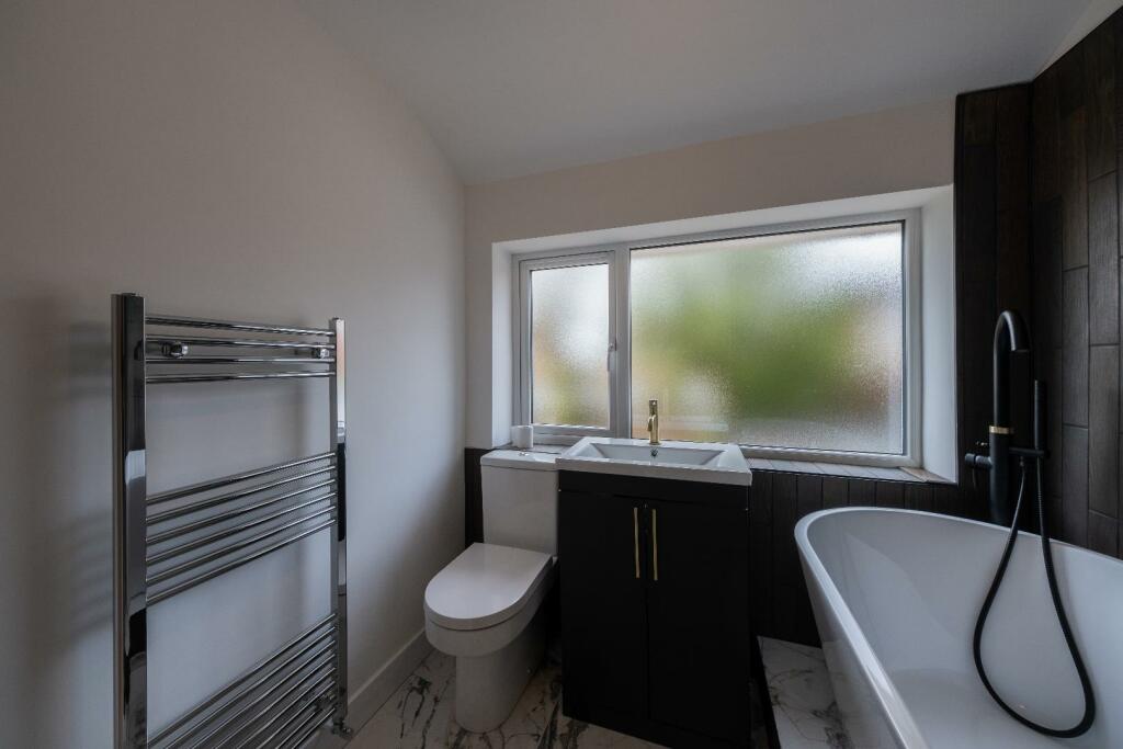 23 Oathills Drive-022.jpg