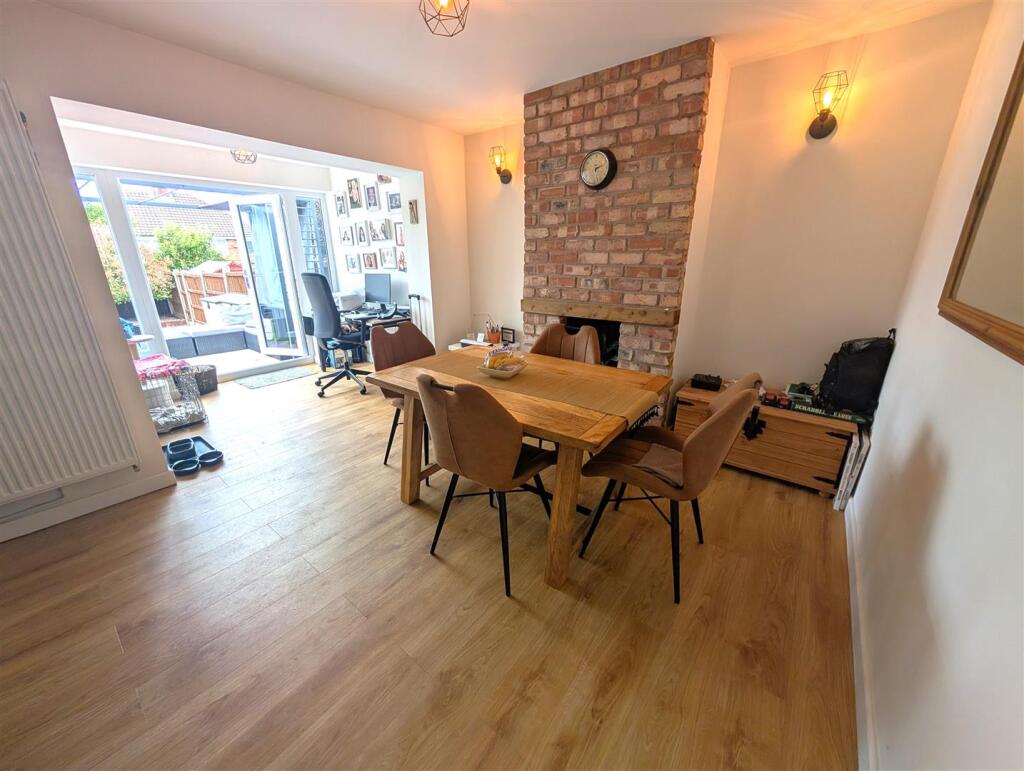 Kitchen/dining room/study space