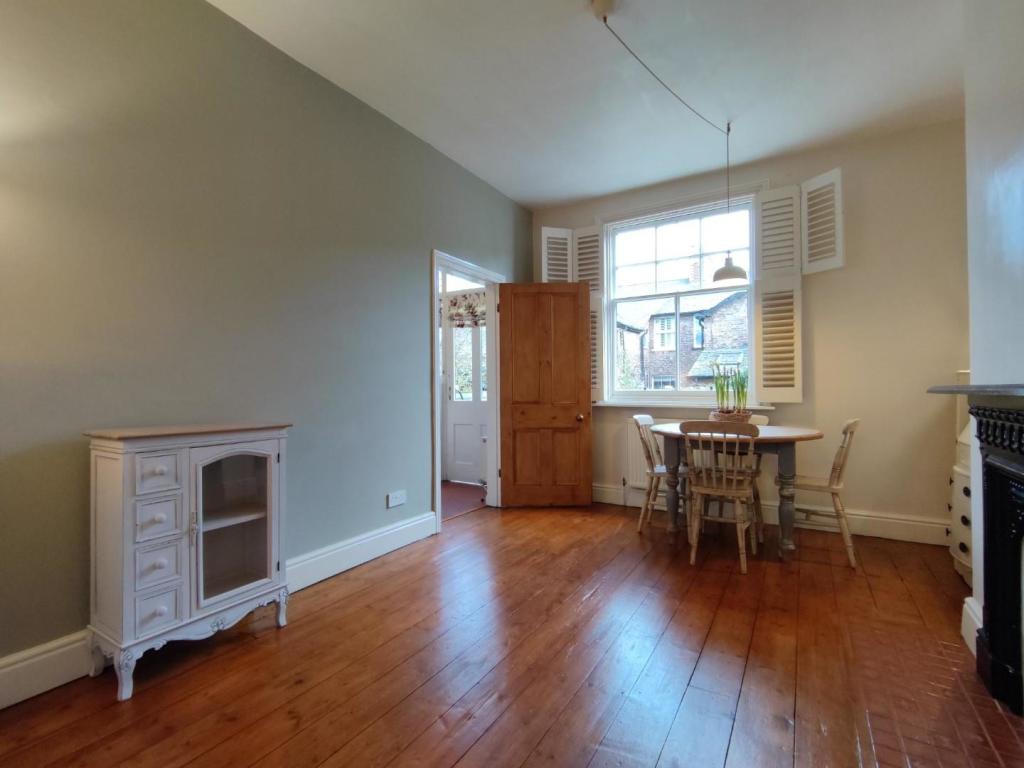 Dining Room 1