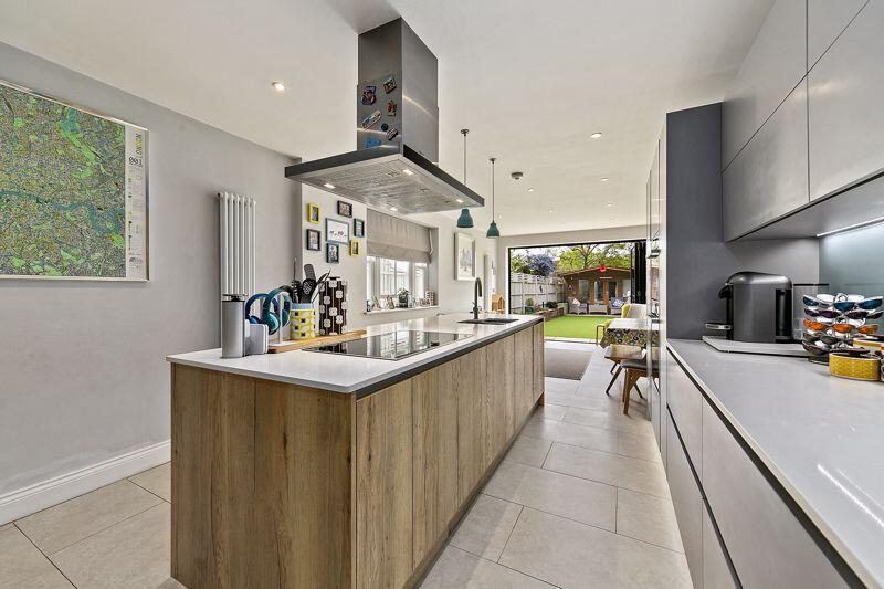 Kitchen / Dining Area