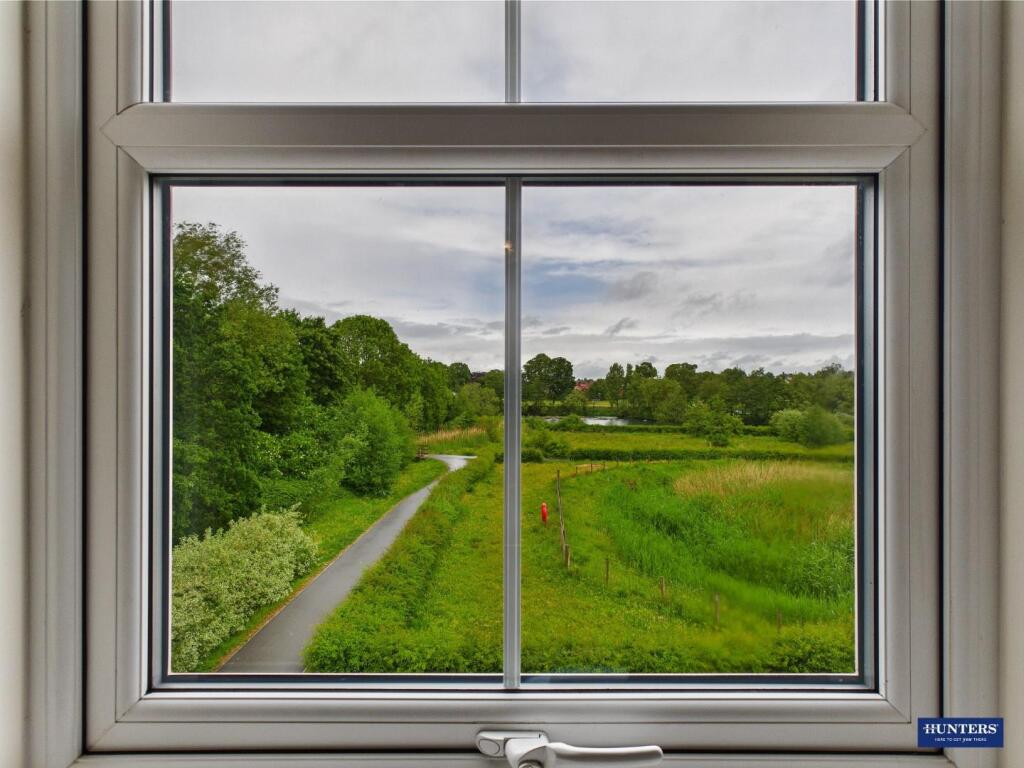 Kitchen &amp; Living Room - Outlook