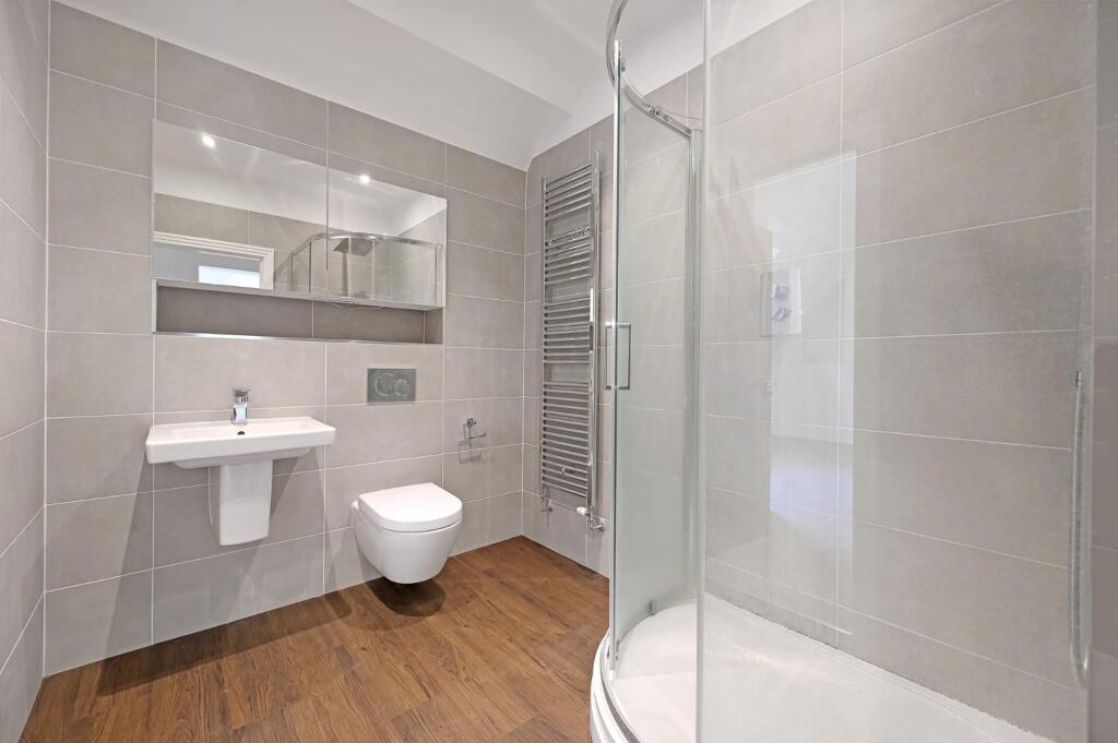 RCTEC- Flat 27, 2 Havana Drive- bedroom A, ensuite