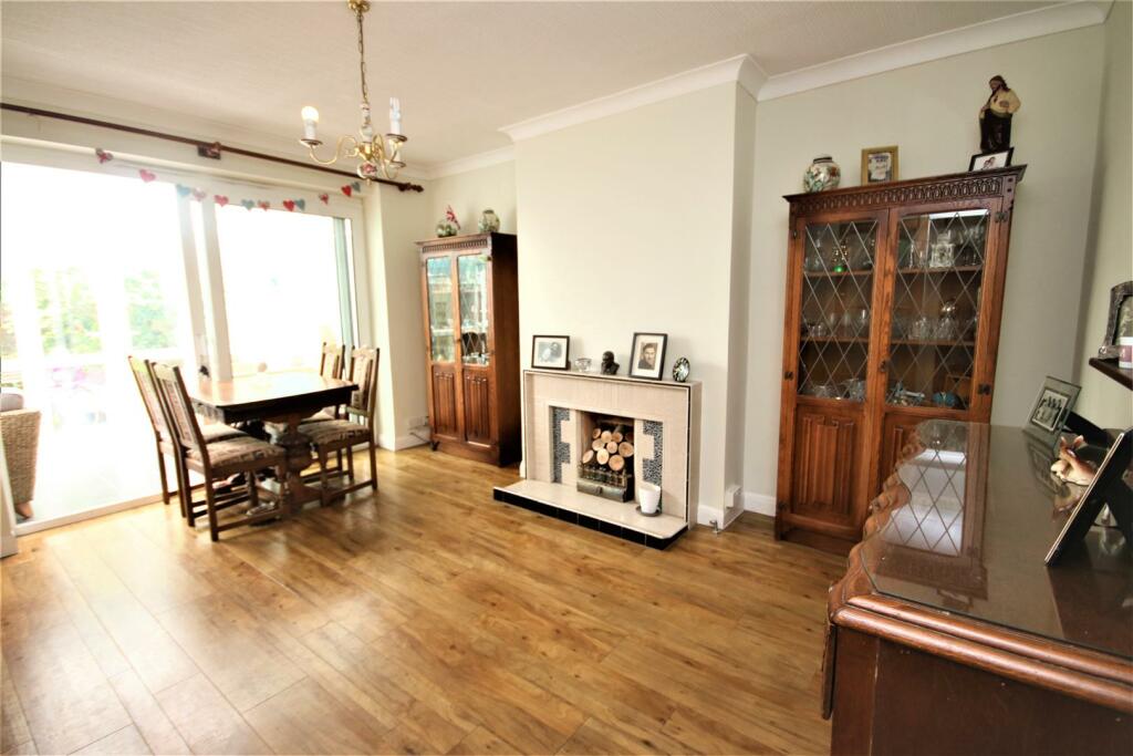 REAR RECEPTION ROOM:
