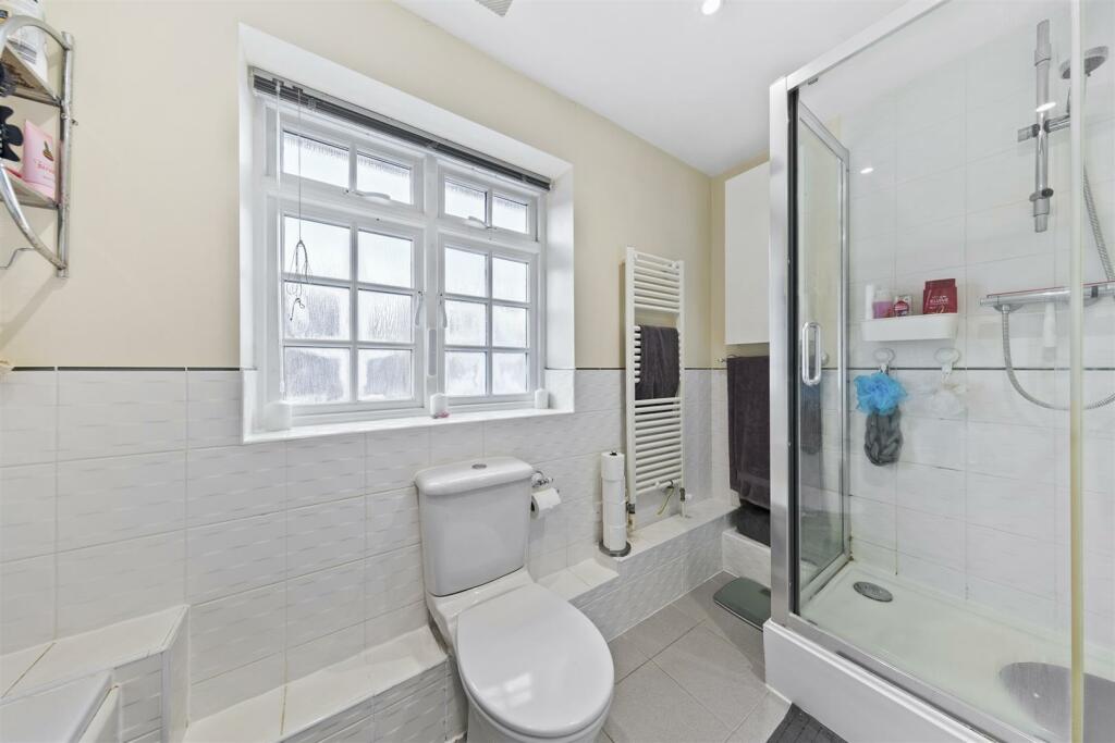 52GarwoodCresWeb25.jpg