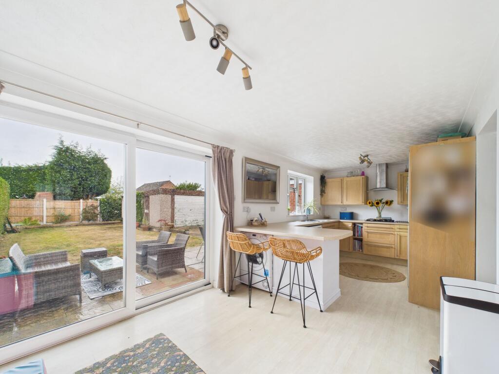 Dining/Kitchen