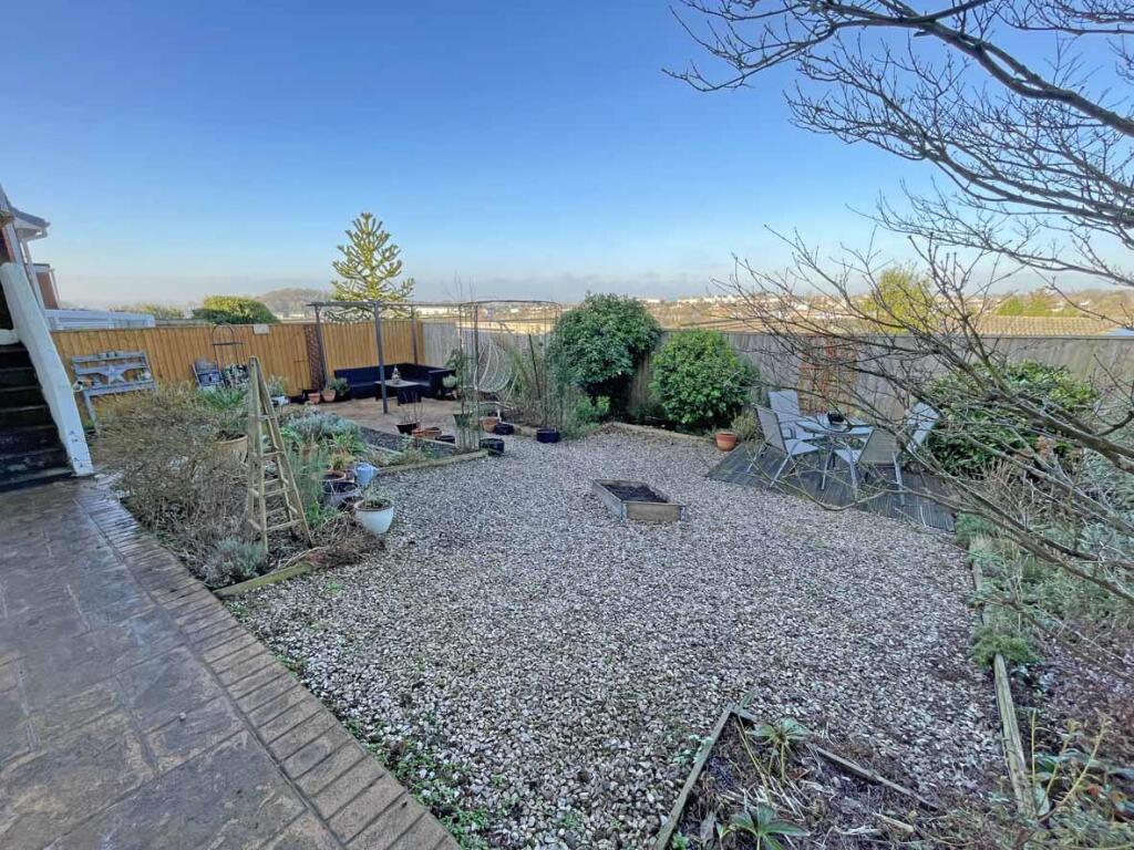 Upland Drive 104 Garden.jpg