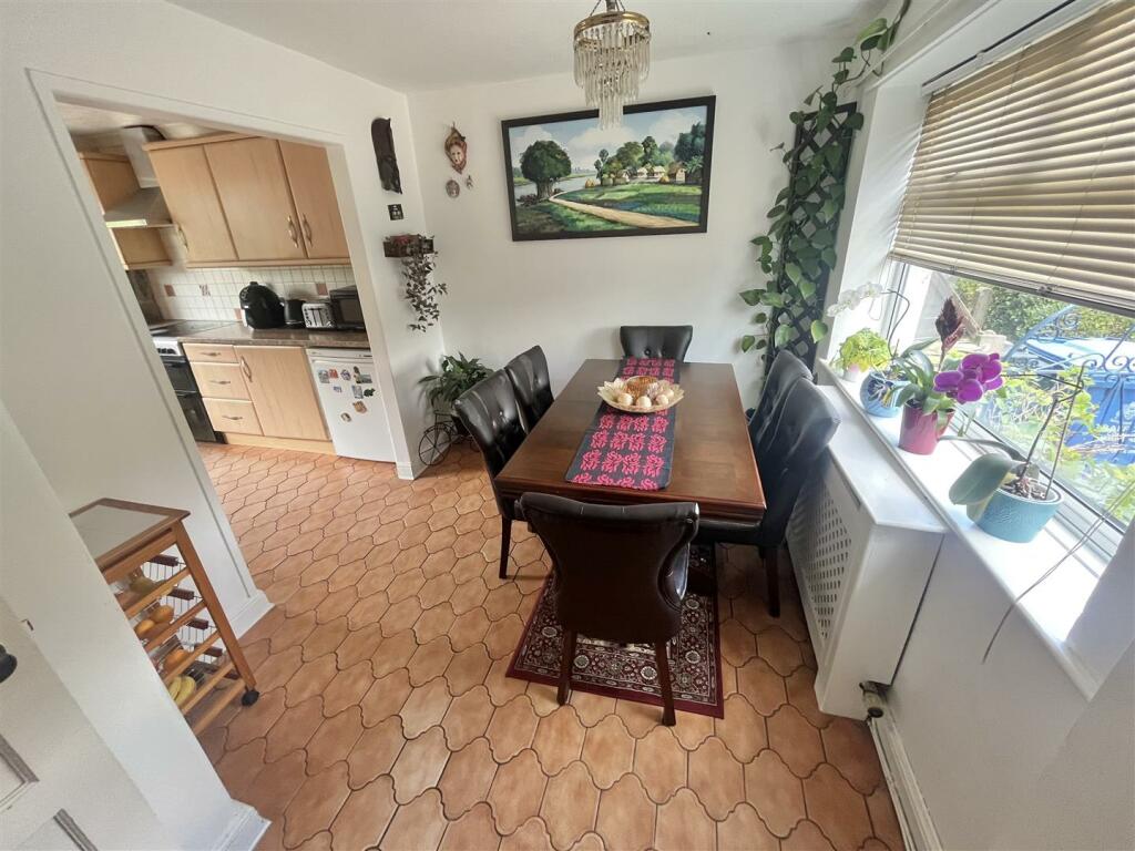 Dining Room.jpg