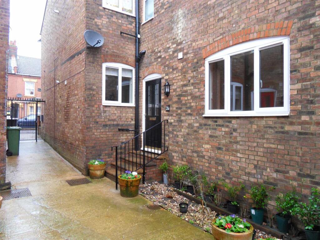 Reginald Street, Luton, LU2 7QZ