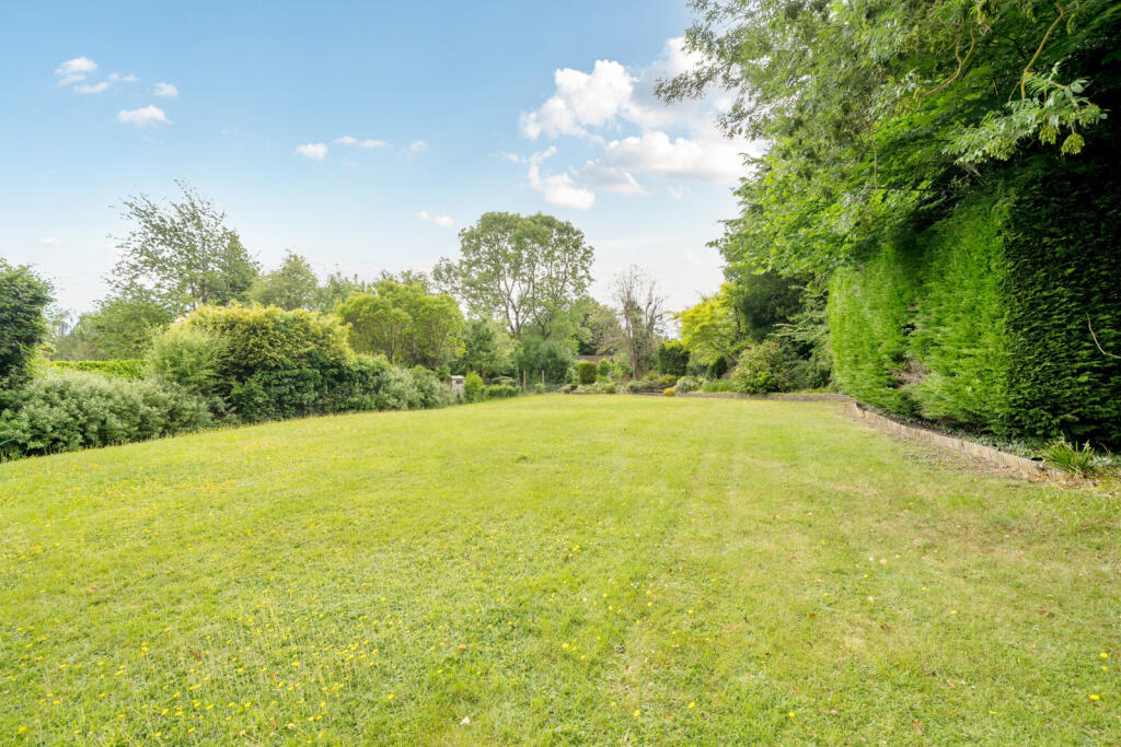 1301569-7-684811a...