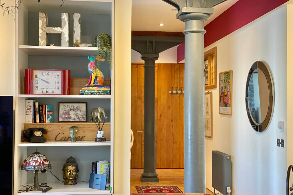 Clever Storage &amp; Original Features