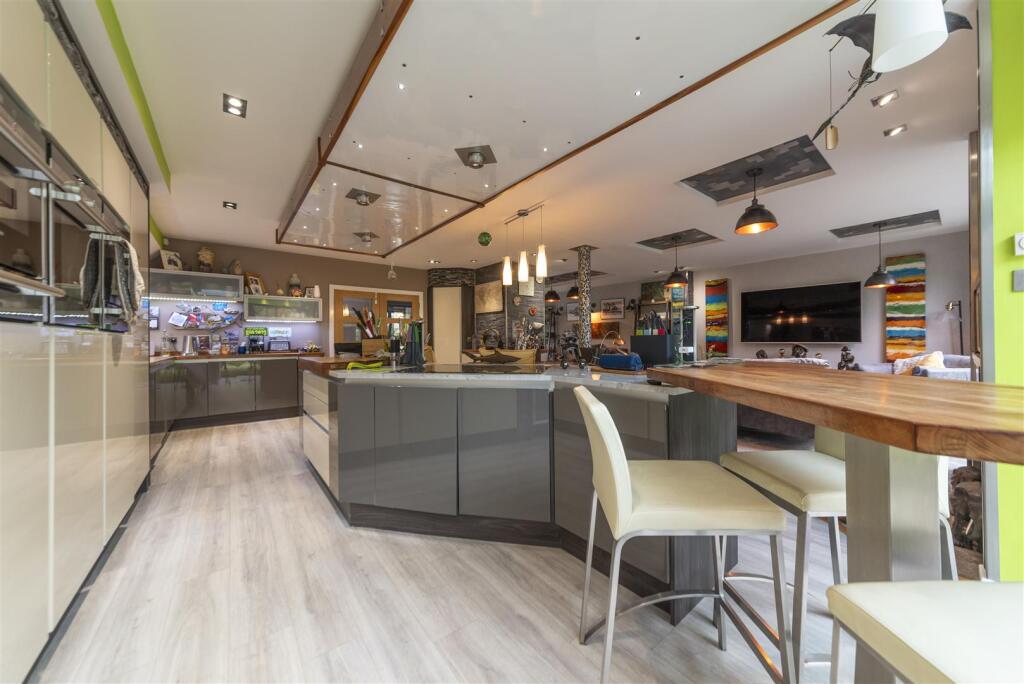 Lounge/Kitchen/Dinning Room