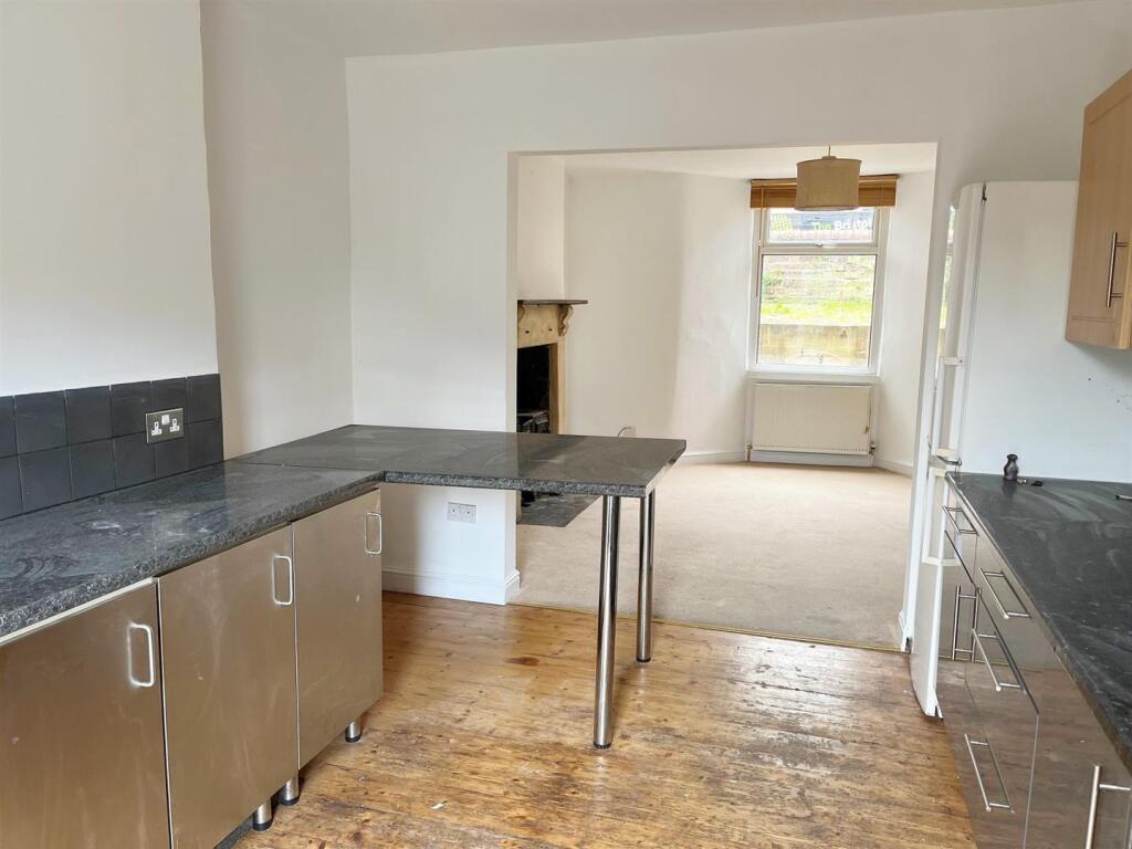 Kitchen into lounge.jpg