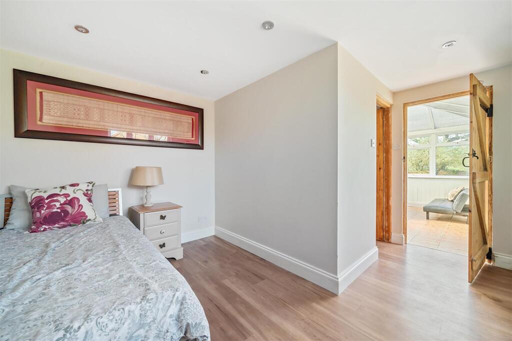 All Oaks Bungalow, Cathiron