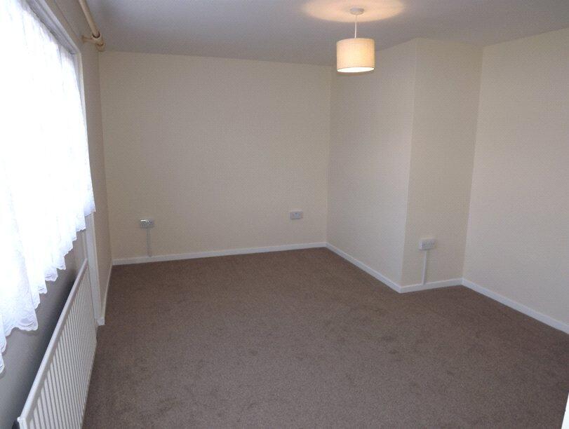 Bedroom 1 (2)
